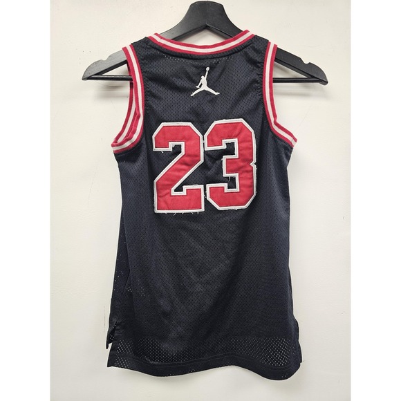 Jordan Basketball Jersey Youth Small Black Red 23 Jumpman Tank Top Bulls Style - Picture 2 of 4